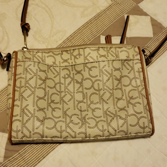 Calvin Klein Crossbody Purse - Picture 3 of 8